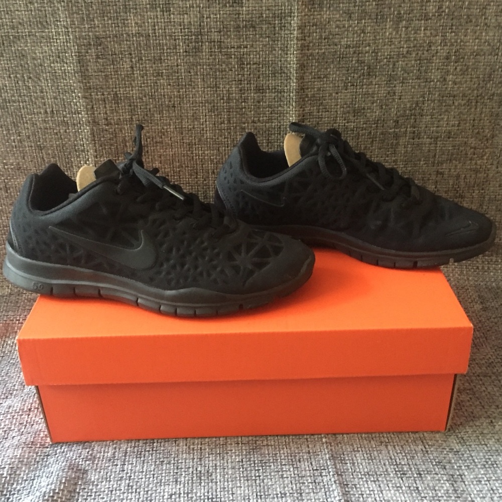🔥 Nike Free TR FIT. Size 6.5